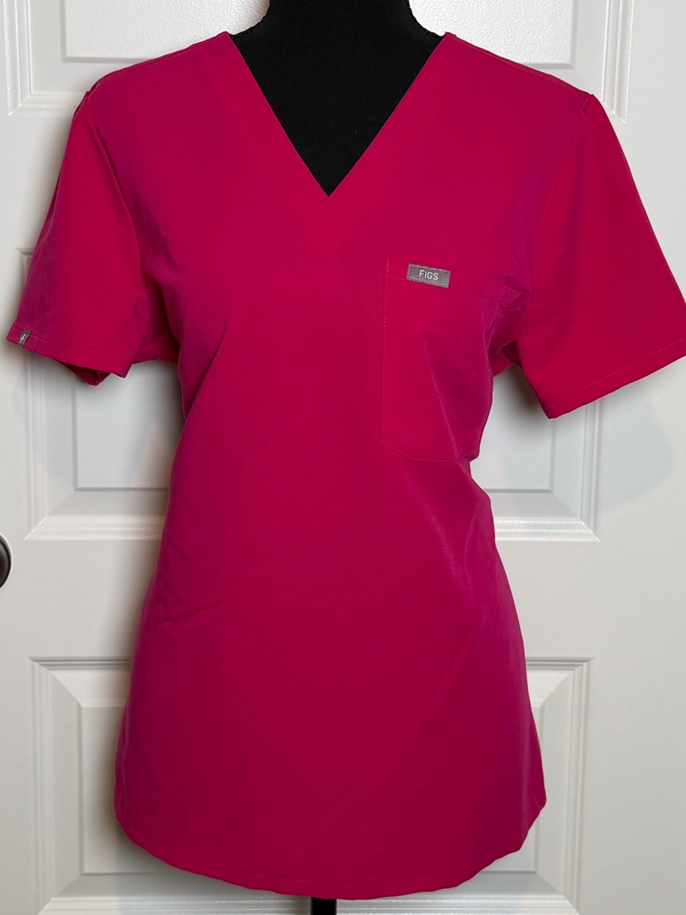 FIGS Catarina One-Pocket Scrub Top M Ultra Rose
